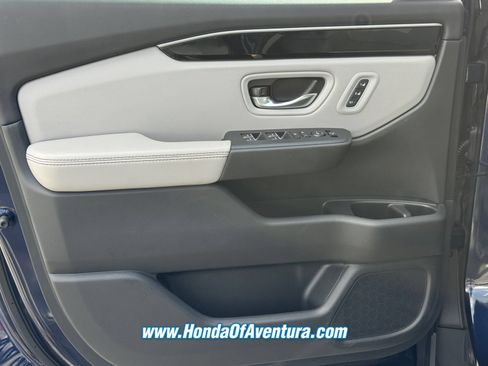 Certified 2025 Honda Pilot EX-L image 22