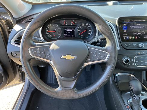Used 2024 Chevrolet Malibu LT FWD image 12