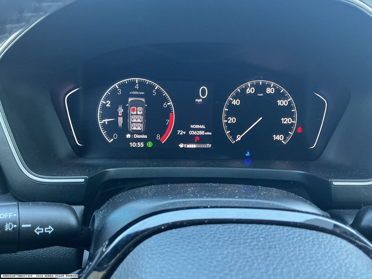 Used 2024 Honda Pilot Touring image 12
