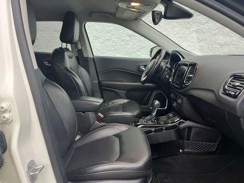 Used 2018 Jeep Compass Limited w/ Navigation Group image 10