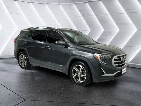 Used 2020 GMC Terrain SLT image 1
