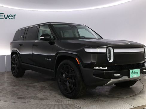 Used 2024 Rivian R1S Adventure AWD/4WD image 13