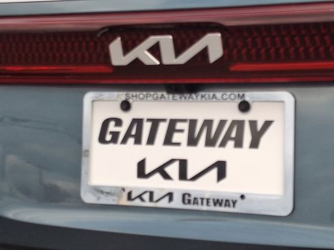 Certified 2023 Kia Carnival EX image 33