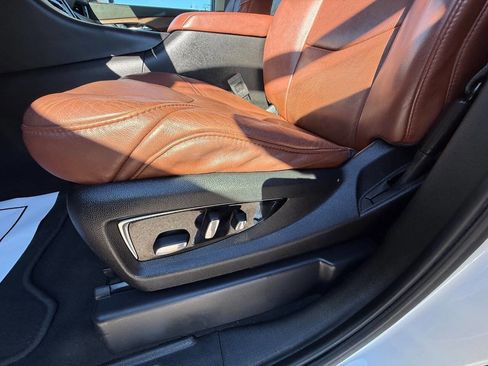 Used 2019 Cadillac Escalade Luxury image 24