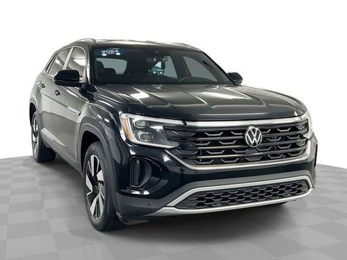 Used 2024 Volkswagen Atlas Cross Sport SE AWD/4WD image 1