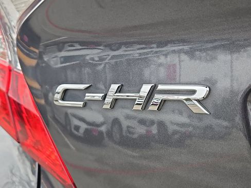 Used 2020 Toyota C-HR XLE image 11