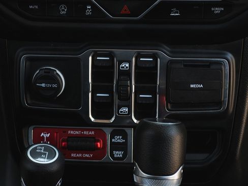 Used 2023 Jeep Gladiator Rubicon image 31