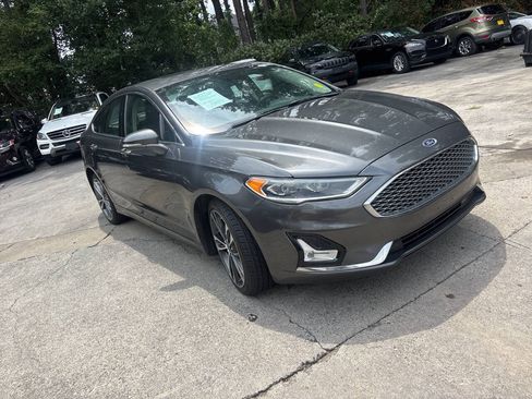Used 2019 Ford Fusion Titanium AWD/4WD image 2