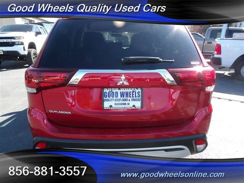 Used 2020 Mitsubishi Outlander ES image 6