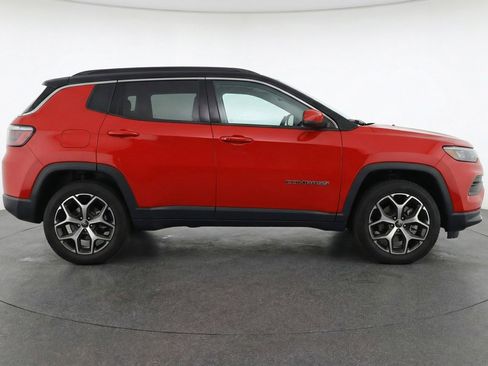 Used 2025 Jeep Compass Limited AWD/4WD image 11