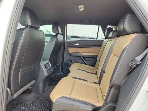 Used 2022 Volkswagen Atlas Cross Sport SE AWD/4WD image 12