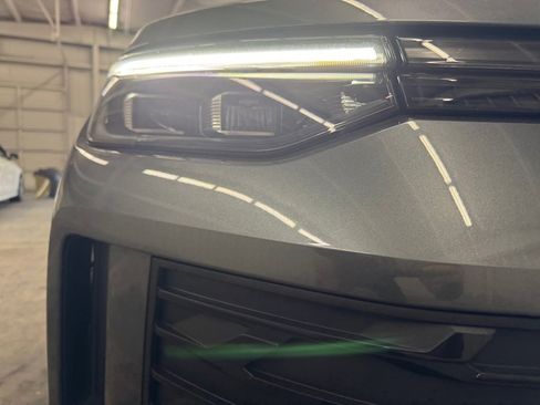 Used 2025 Volkswagen Tiguan SE image 28