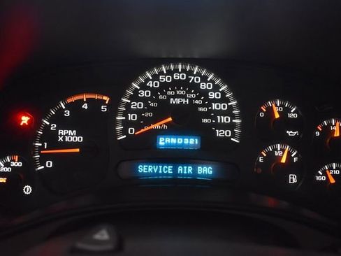 Used 2005 Chevrolet Silverado 3500 LS w/ Heavy-Duty Power Package AWD/4WD image 24
