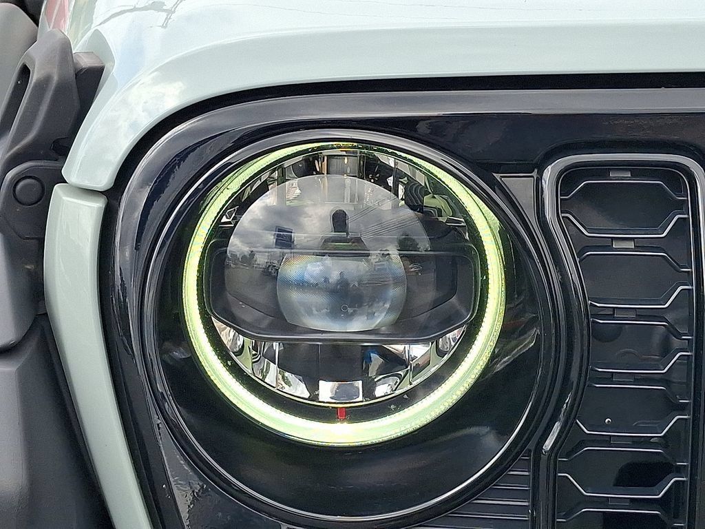 Used 2024 Jeep Wrangler Unlimited AWD/4WD image 10