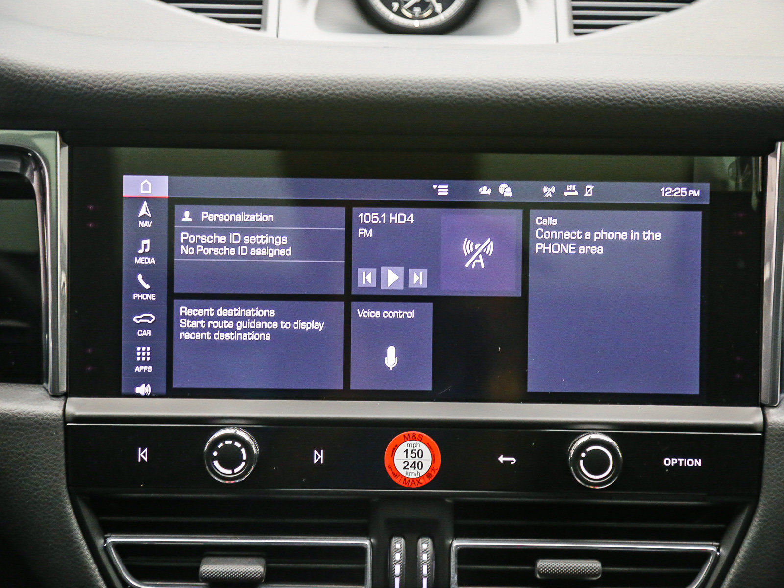 Certified 2026 Porsche Macan AWD/4WD image 18