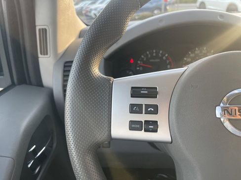 Used 2019 Nissan Frontier SV image 10