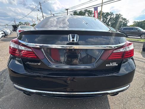 Used 2016 Honda Accord Touring image 6