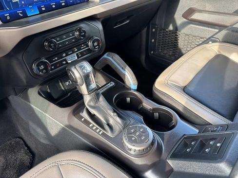 Used 2024 Ford Bronco Wildtrak AWD/4WD image 29