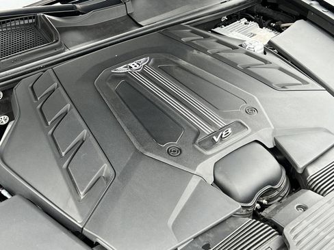 Certified 2022 Bentley Bentayga image 47