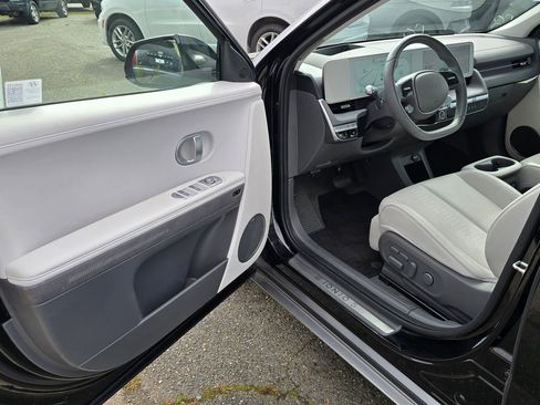 Used 2024 Hyundai Ioniq 5 Limited image 17