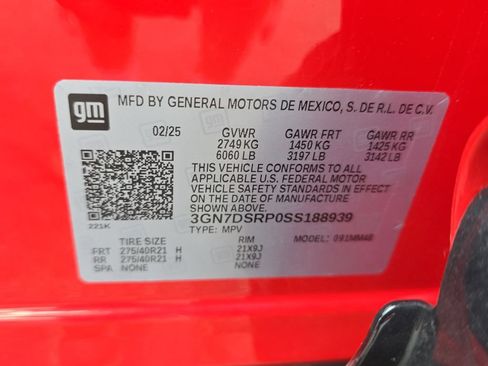 Used 2025 Chevrolet Equinox EV RS FWD image 21