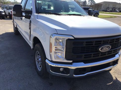 New 2026 Ford F250 XL w/ XL Chrome Package image 7