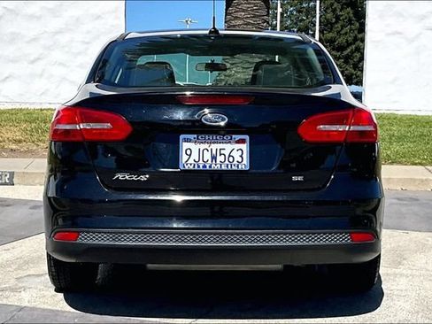 Used 2016 Ford Focus SE FWD image 4