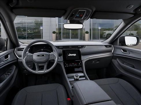 New 2025 Jeep Grand Cherokee L Laredo image 14