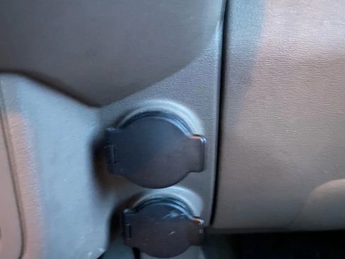 Used 2014 Nissan Frontier SV image 18