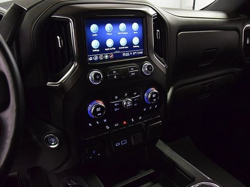 Used 2021 GMC Sierra 2500 AT4 image 24