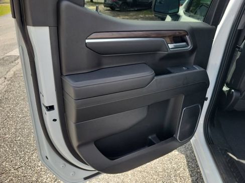 Used 2024 GMC Sierra 1500 SLT AWD/4WD image 23