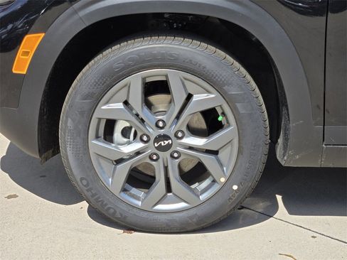 New 2026 Kia Seltos LX image 8