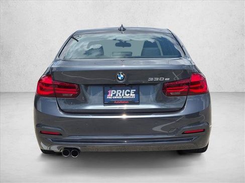 Used 2018 BMW 330e w/ Convenience Package RWD image 7