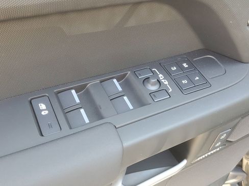 New 2026 Land Rover Defender 130 X-Dynamic SE AWD/4WD image 9