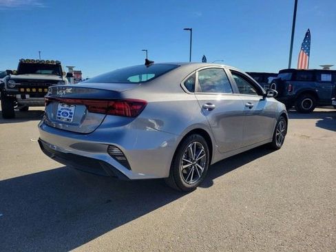 Used 2023 Kia Forte LXS image 5