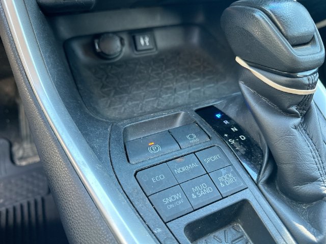 Used 2019 Toyota RAV4 LE AWD/4WD image 47