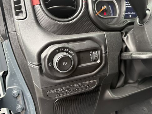 Used 2025 Jeep Wrangler Unlimited Rubicon w/ Steel Bumper Group image 31