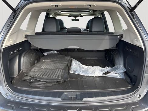 Used 2023 Subaru Forester Limited AWD/4WD image 11