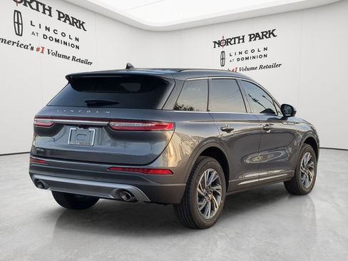 New 2026 Lincoln Corsair Premiere FWD image 3