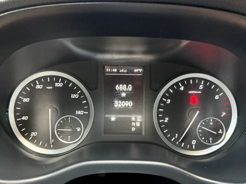 Used 2022 Mercedes-Benz Metris image 11