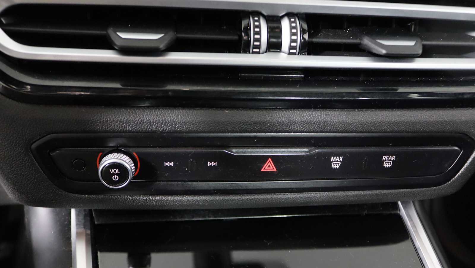 Used 2023 BMW 330i xDrive Sedan w/ Premium Package AWD/4WD image 24