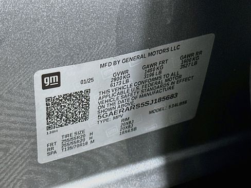 Used 2025 Buick Enclave Preferred FWD image 12