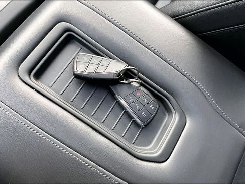 Used 2022 Chevrolet Suburban LT w/ Luxury Package image 14