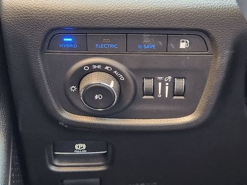 Certified 2023 Jeep Grand Cherokee 4WD 4xe w/ Luxury Tech Group II image 22