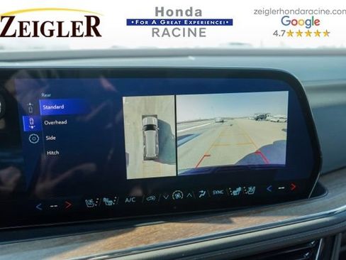 Used 2025 Chevrolet Suburban High Country image 25