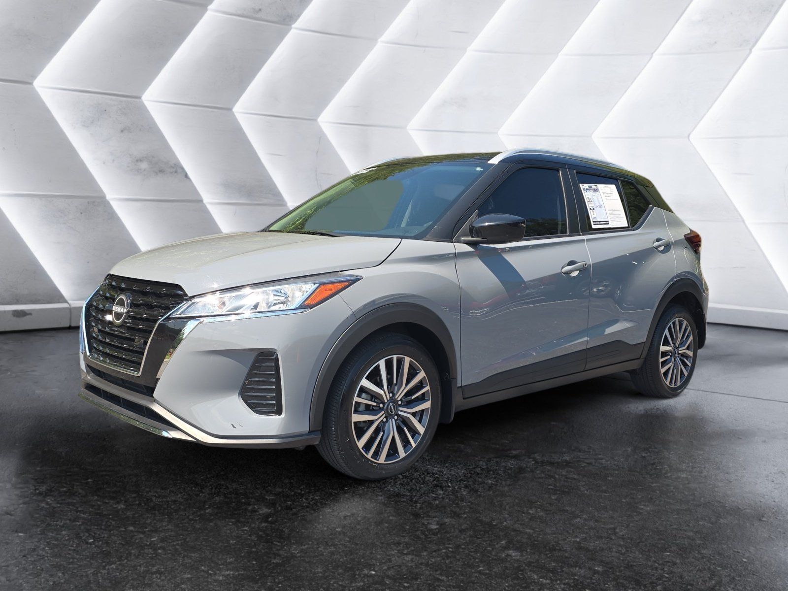 Used 2024 Nissan Kicks SV FWD image 1