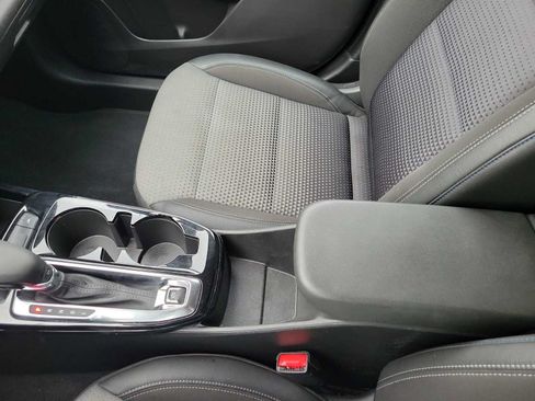 Used 2025 Chevrolet Trax LT FWD image 20