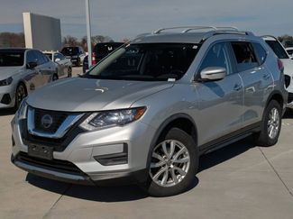 Used 2020 Nissan Rogue SV video 1