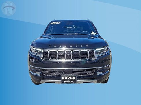 Certified 2024 Jeep Wagoneer Series III w/ Premium Group I AWD/4WD image 3