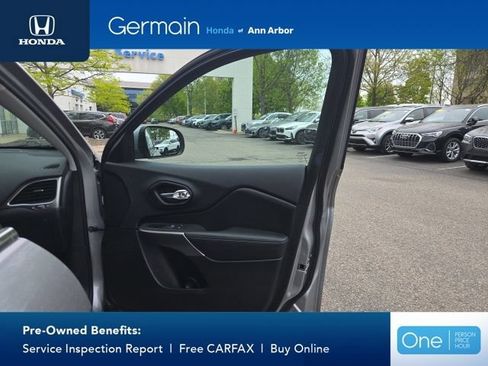 Used 2020 Jeep Cherokee Latitude Lux w/ Trailer Tow Group AWD/4WD image 41